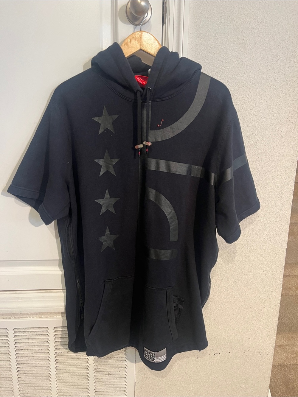 Nike Black Short-Sleeve Hoodie with Tonal Star & Arc Graphics